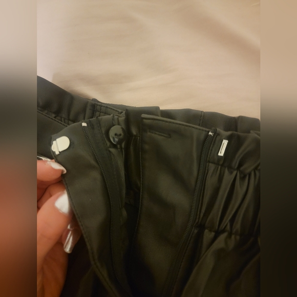 MOHITO leather shorts - Picture 2 of 5